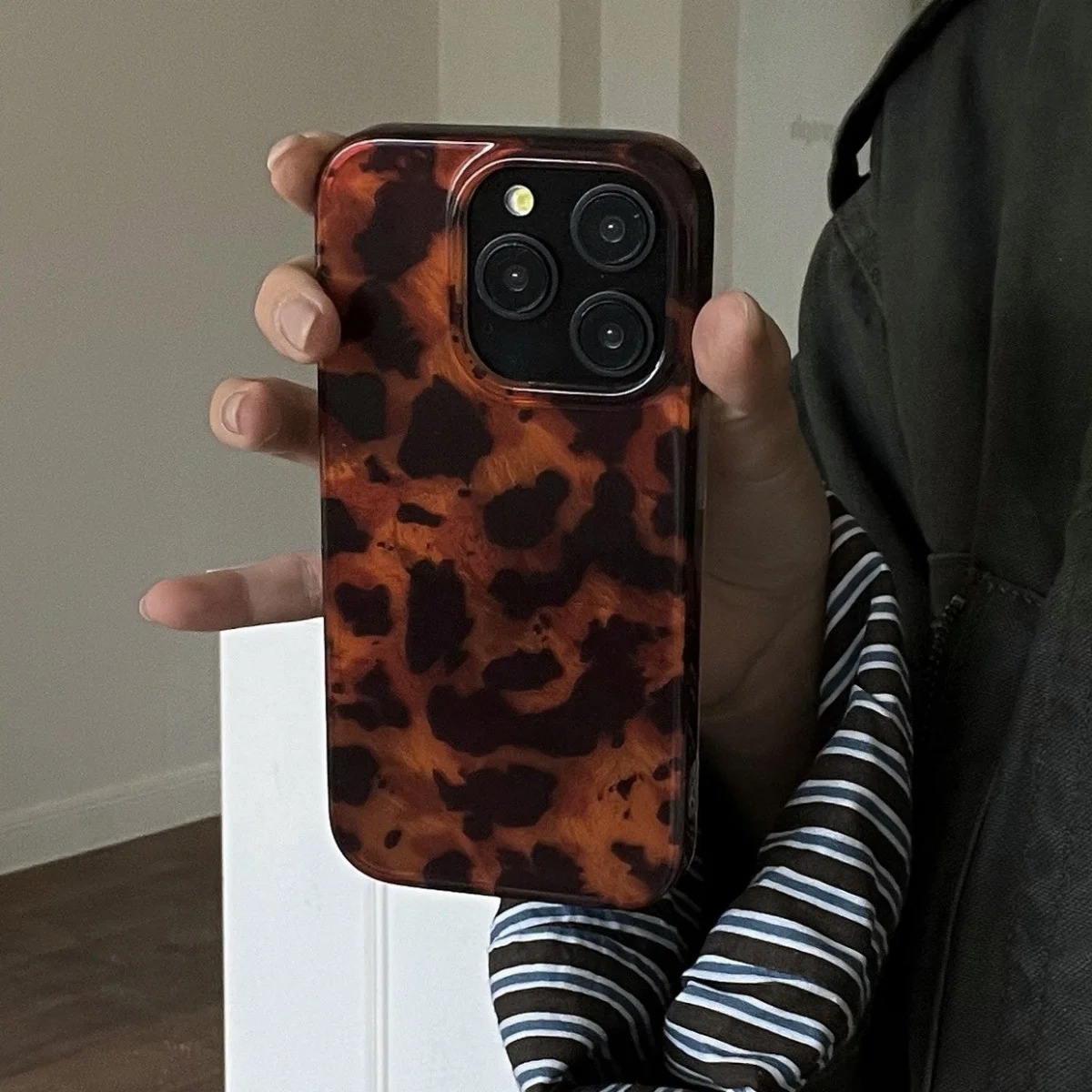 레트로 앰버 텍스처 레이저 폰 케이스 (아이폰 16,  - Phone Cases Online 리뷰 및 가격