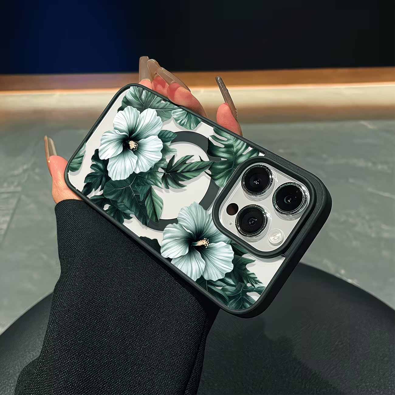 그린 플로럴 프린트 폰 케이스 (아이폰 17, 16,  - Phone Cases Online 리뷰 및 가격